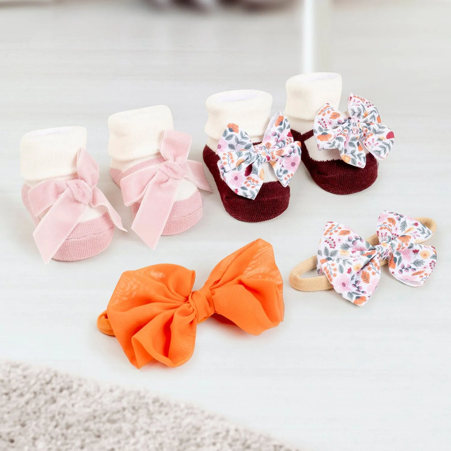 Baby Moo Vibrant Infant Girl 4-Piece Gift Hairband And Socks Set - Pink